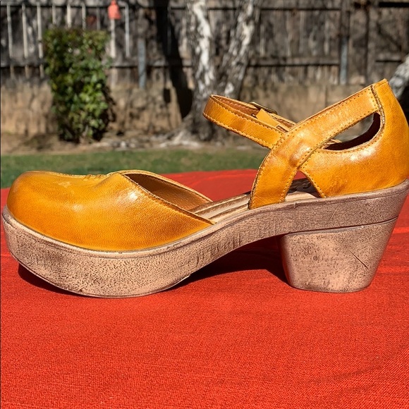 Jafa 702 Clog Sandals Mustard NWOB - Picture 4 of 10